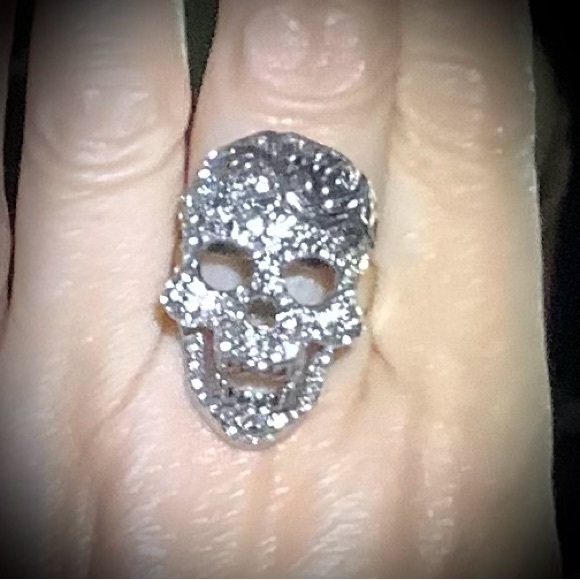 Jewelry - Badass 😎 Rhinestone Roses & Skull Biker Ring 🔥 Fun & Sparkly